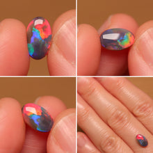 Load image into Gallery viewer, Dark Opal 0.80ct - Gold