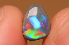 Load image into Gallery viewer, Dark Opal 0.92ct - Gold