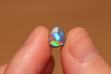 Load image into Gallery viewer, Dark Opal 0.92ct - Gold