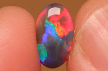 Load image into Gallery viewer, Dark Opal 0.80ct - Gold