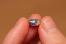 Load image into Gallery viewer, Dark Opal 0.80ct - Gold