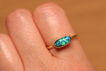 Load image into Gallery viewer, Top Quality Black Opal Ring - 18k Gold