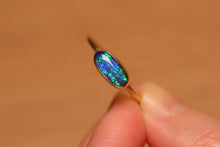 Load image into Gallery viewer, Top Quality Black Opal Ring - 18k Gold