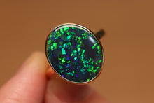 Load image into Gallery viewer, Gem Quality Floral Pattern Black Opal Ring - 18k Gold
