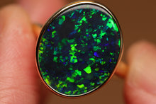 Load image into Gallery viewer, Gem Quality Floral Pattern Black Opal Ring - 18k Gold