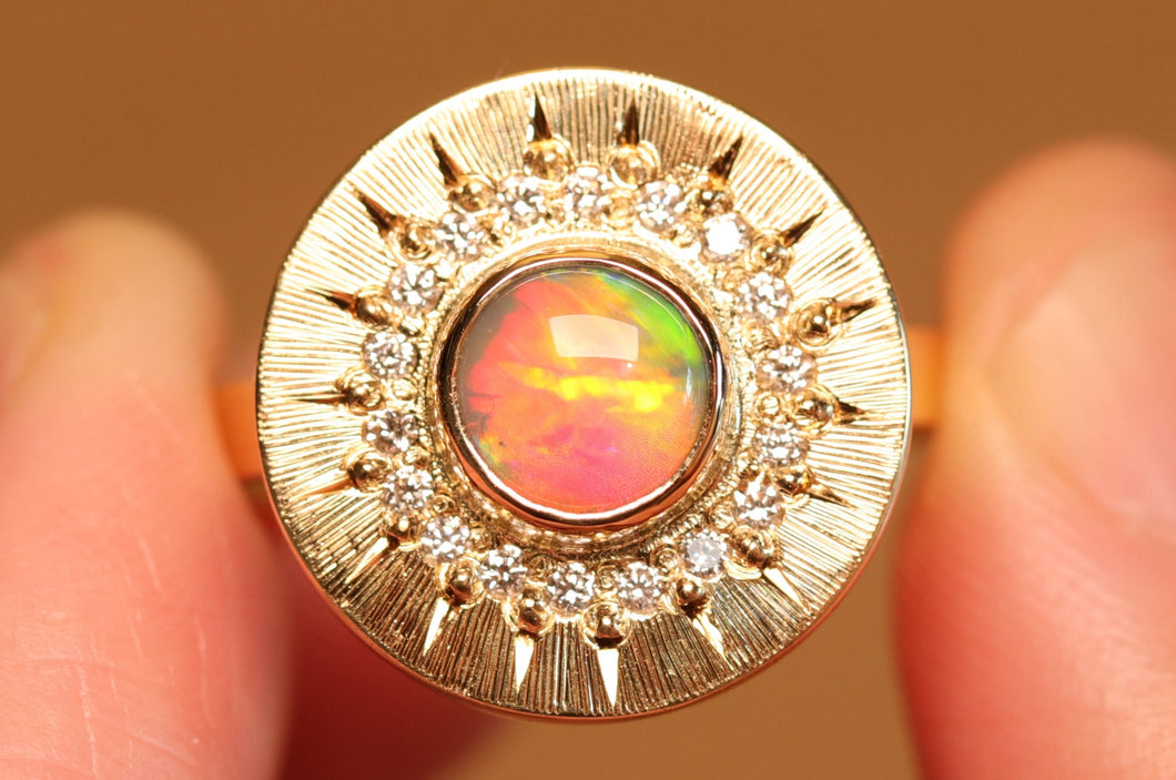 Sunray Halo Opal Ring - 18k Gold