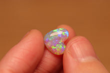 Load image into Gallery viewer, Crystal Opal 2.13ct - 18k Gold
