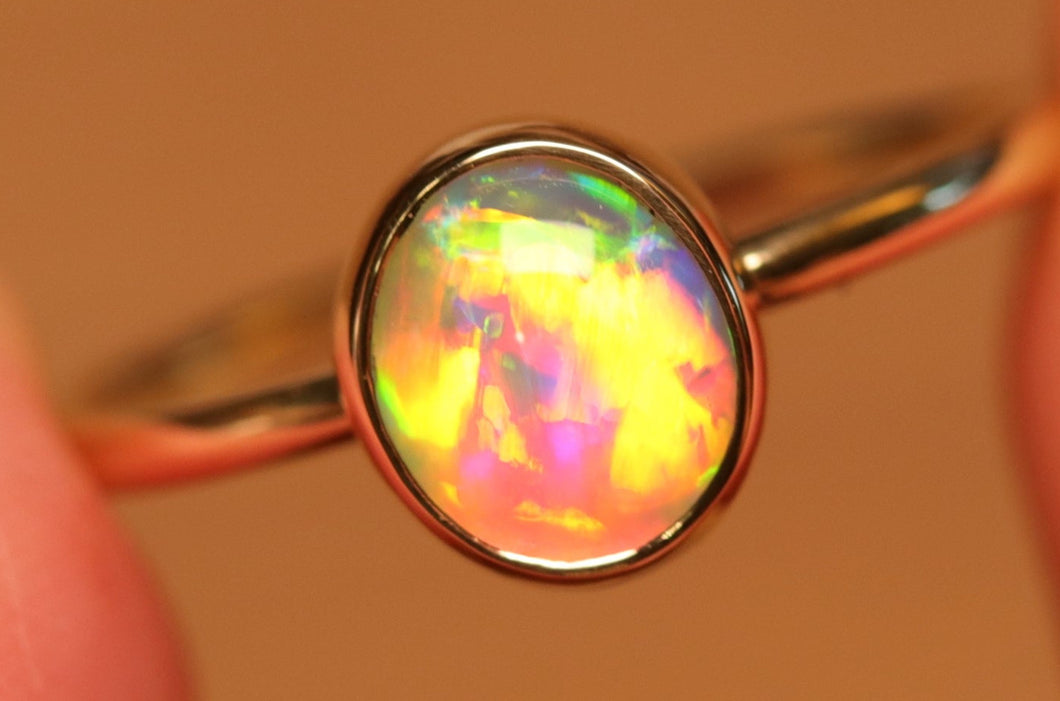 Top Quality Crystal Opal Ring - 18k Gold