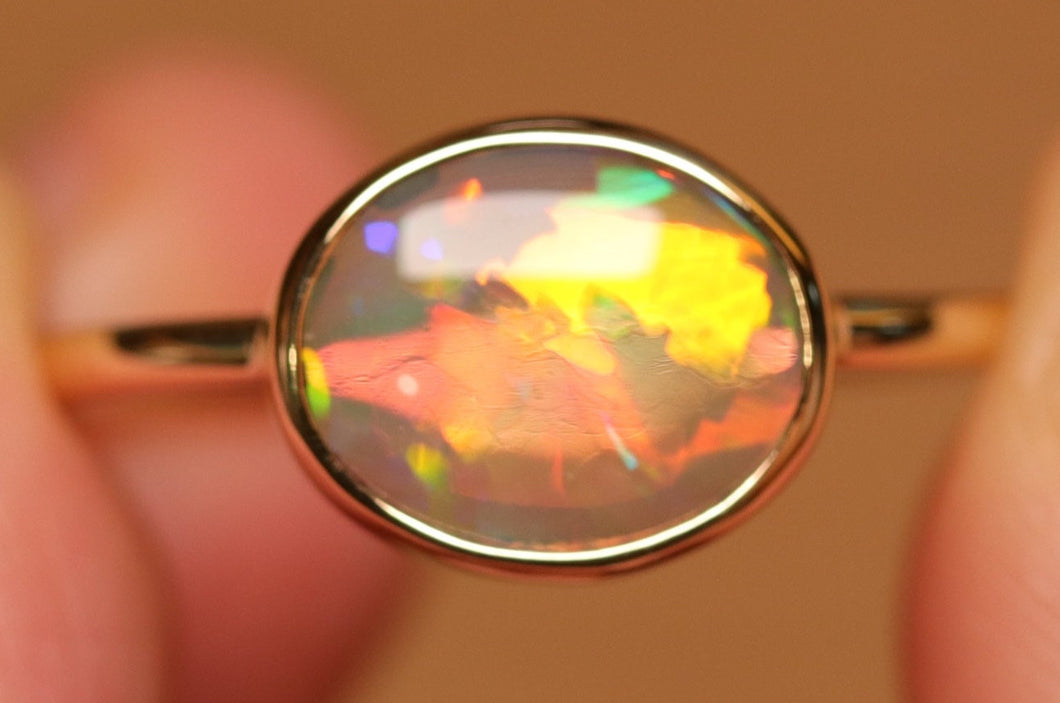 Flashy Orange Gold Crystal Opal Ring - 18k Gold