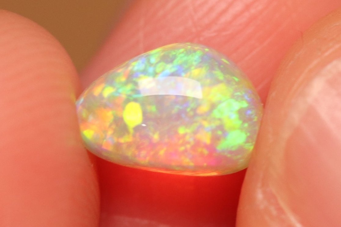 le crystal クォーツ腕時計　Australian opal A995 le crystal クォーツ腕時計 Australian opal A995