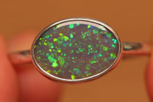 Load image into Gallery viewer, Green Pinfire Pattern Opal Ring - Silver
