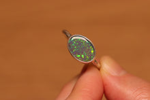 Load image into Gallery viewer, Green Pinfire Pattern Opal Ring - Silver
