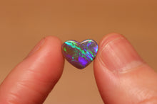 Load image into Gallery viewer, Heart Boulder Opal 2.1ct
