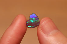 Load image into Gallery viewer, Heart Boulder Opal 2.1ct
