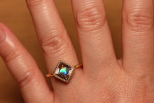 Load image into Gallery viewer, Light Within Me Flashy Opal Ring - 18k Gold
