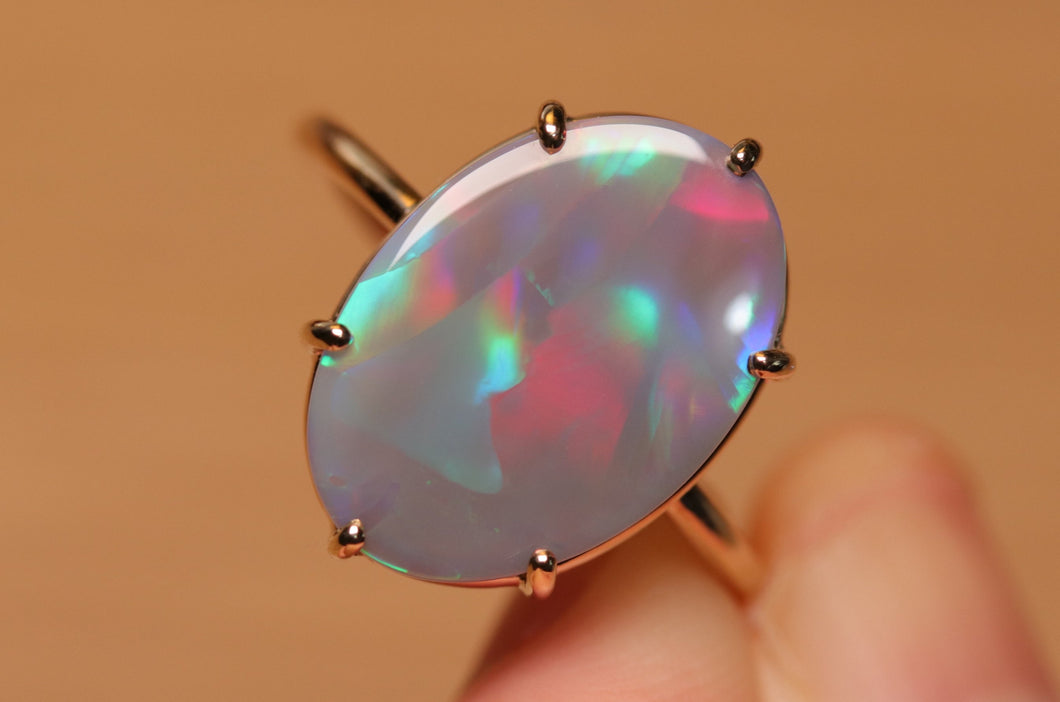 Broad Pattern Dark Opal Prong Set Ring - 9k Gold