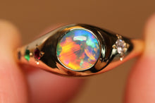 Load image into Gallery viewer, Crystal Opal Organic Signet Ring - 18k Gold
