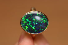 Load image into Gallery viewer, Gem Quality Floral Pattern Black Opal Ring - 18k Gold
