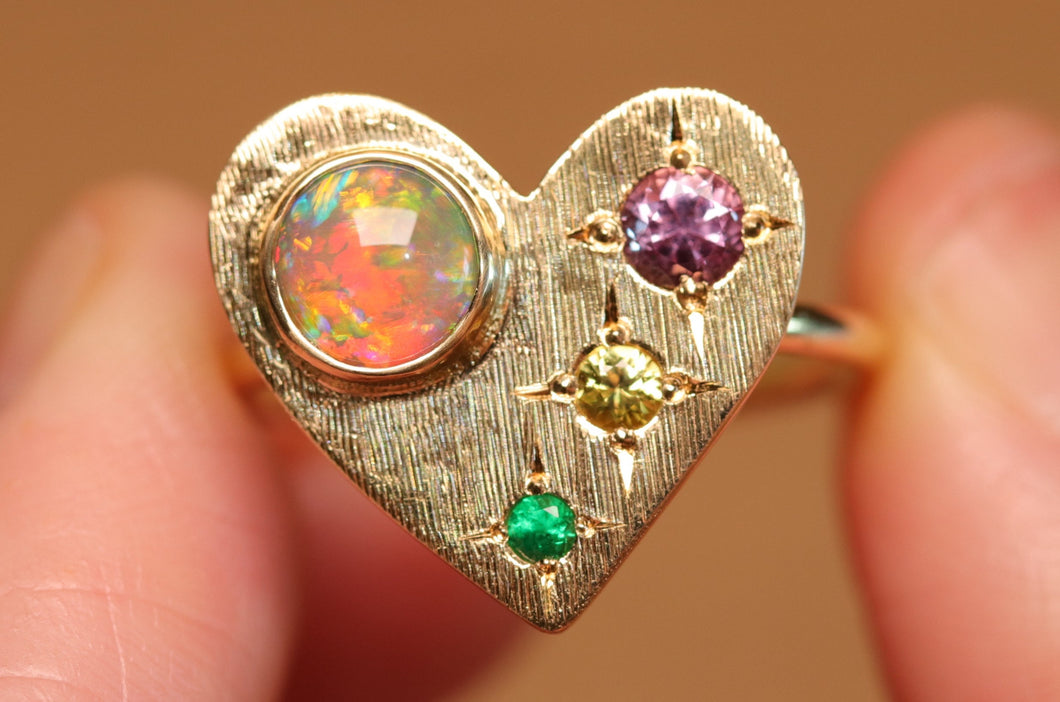 Opal Heart Ring - 18k Gold