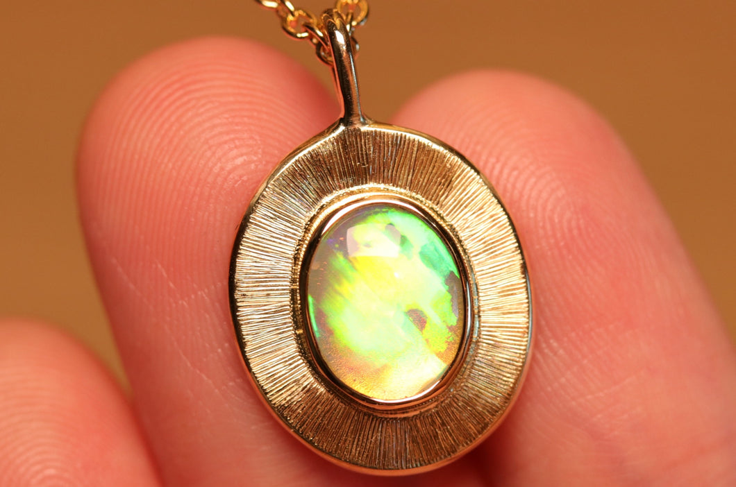 Sunray Flashy Opal Pendant - 18k Gold