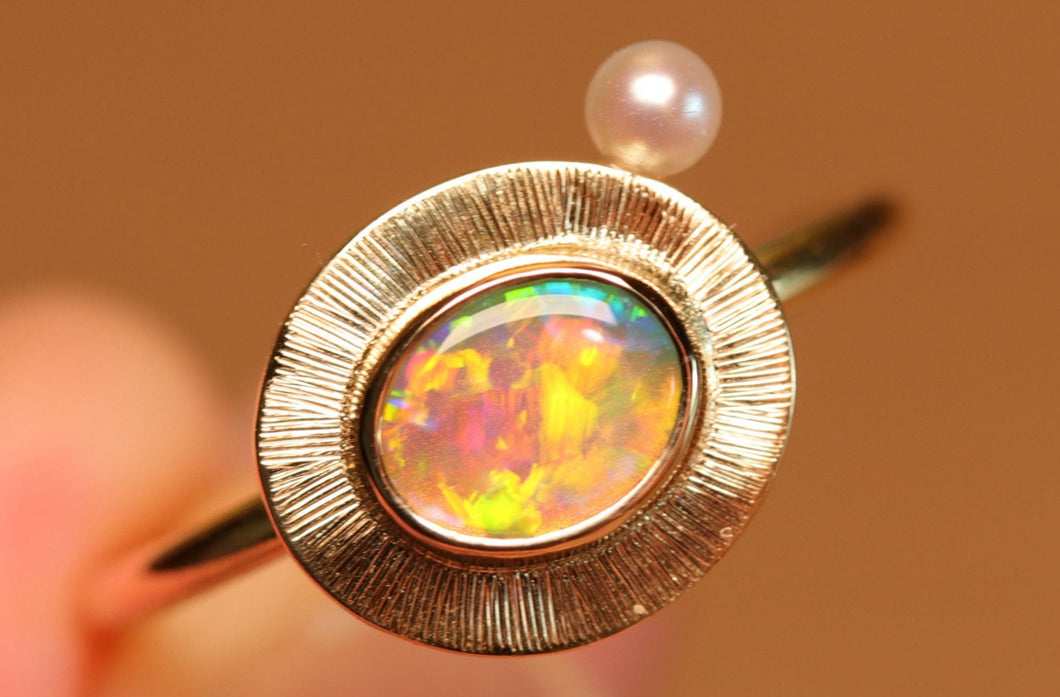 Sunray Pastel Crystal Opal Ring - 18k Gold