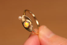Load image into Gallery viewer, Rolling Flash Opal Eye Ring - 18k Gold
